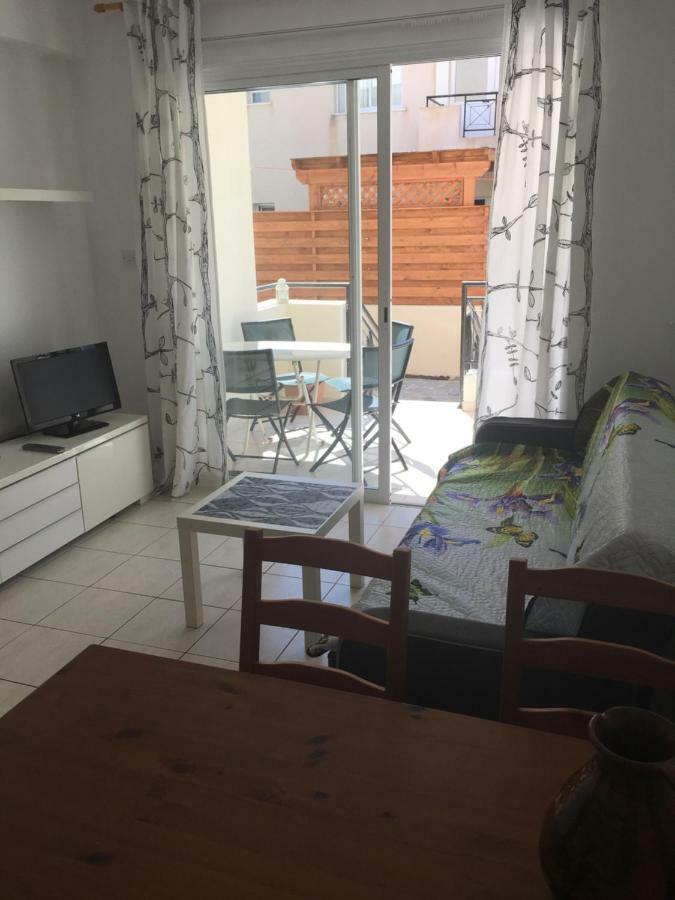 Appartement By The Sea à Paphos Extérieur photo