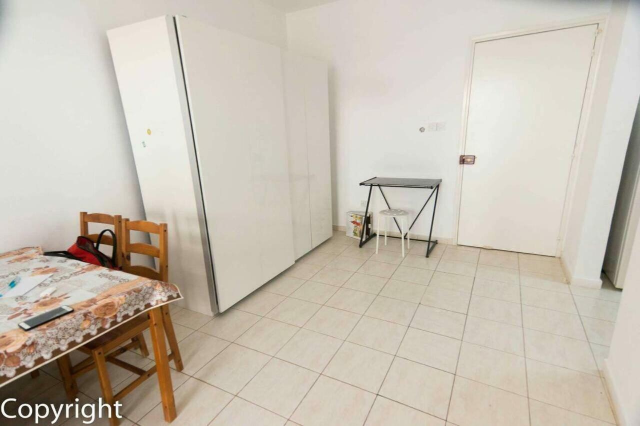 Appartement By The Sea à Paphos Extérieur photo