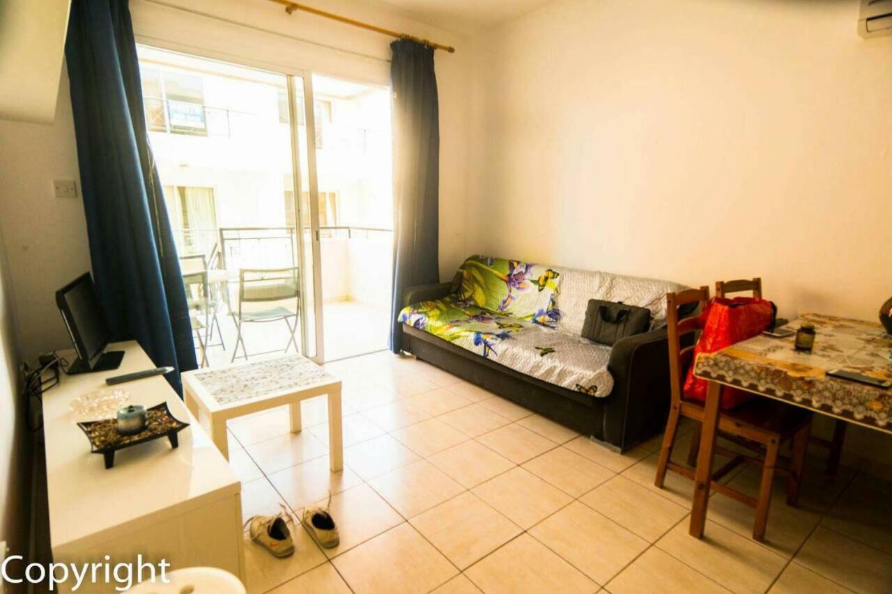 Appartement By The Sea à Paphos Extérieur photo