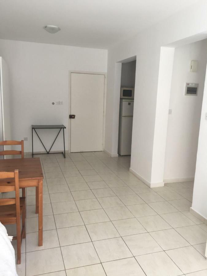 Appartement By The Sea à Paphos Extérieur photo